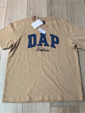 *New* GAP Tan Short Sleeve Tee with Navy 'DAP Harlem' Graphic